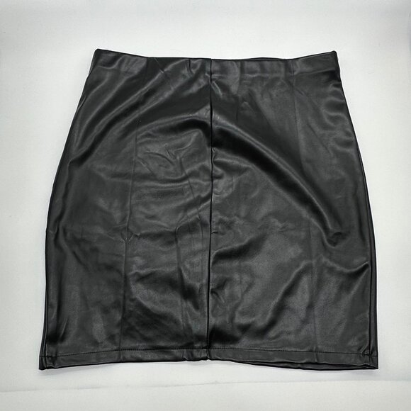 NEW Canton Walker Faux Leather Mini Skirt – Size Medium (BNWT) - Picture 2 of 7